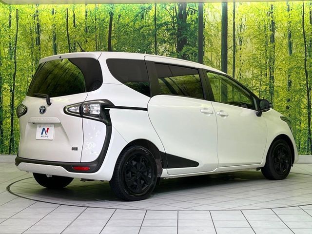 SIENTA HYBRID
