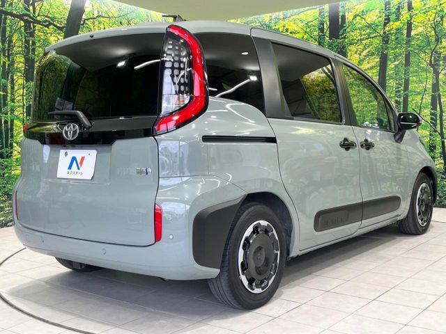 SIENTA HYBRID