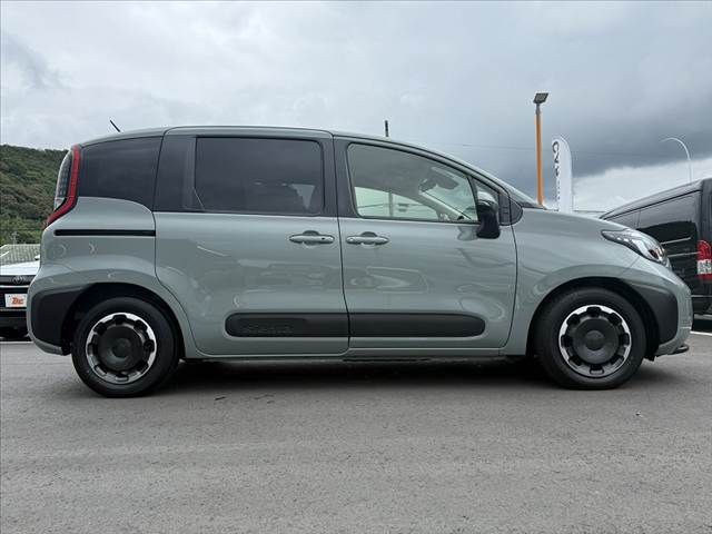 SIENTA HYBRID