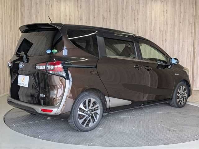 SIENTA HYBRID