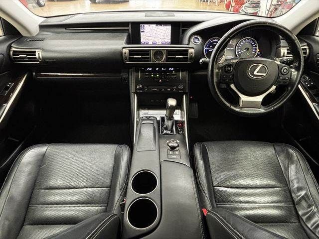 LEXUS IS300h