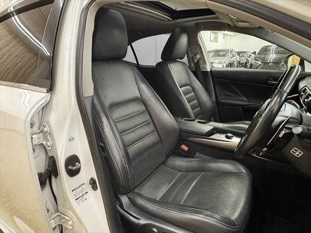 LEXUS IS300h