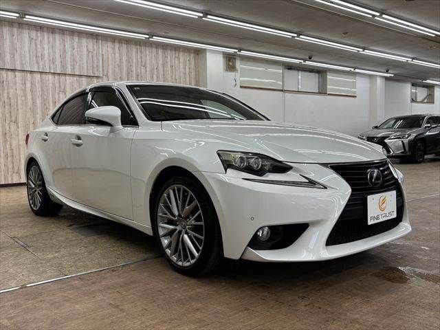 LEXUS IS300h