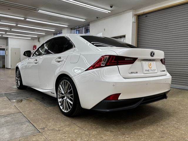 LEXUS IS300h