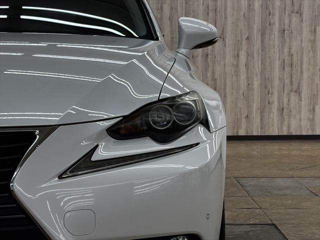 LEXUS IS300h