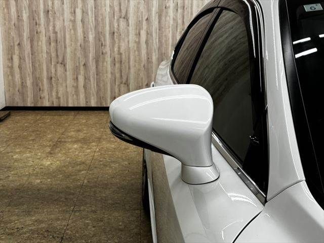 LEXUS IS300h