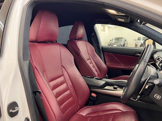 LEXUS IS300h