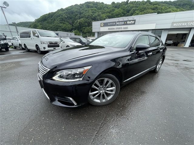LEXUS LS600h