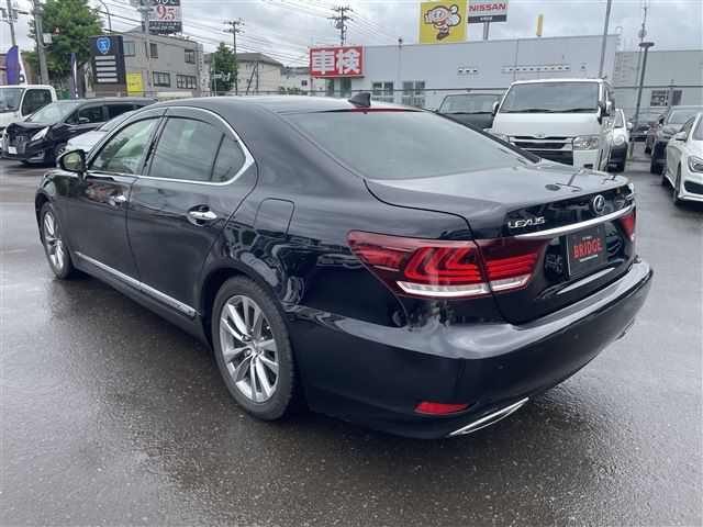 LEXUS LS600h