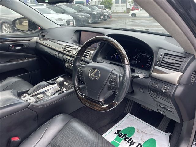 LEXUS LS600h