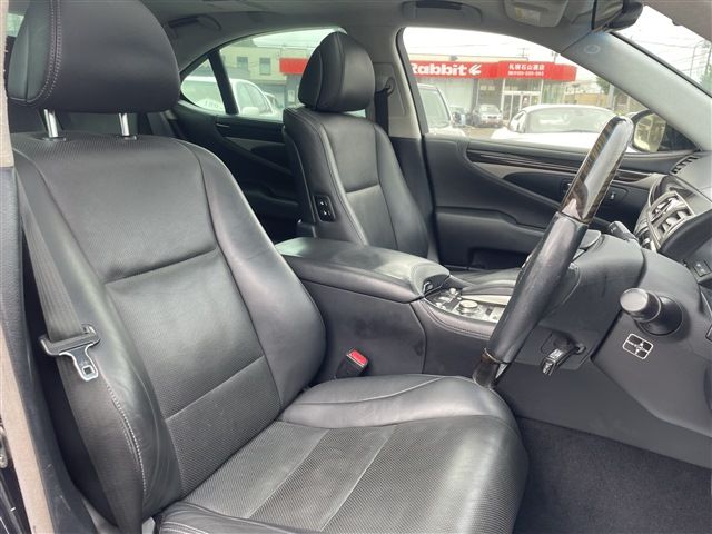 LEXUS LS600h