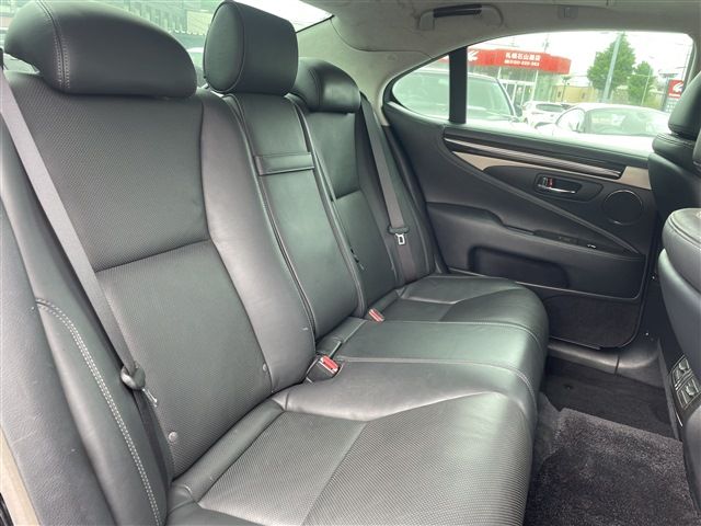 LEXUS LS600h