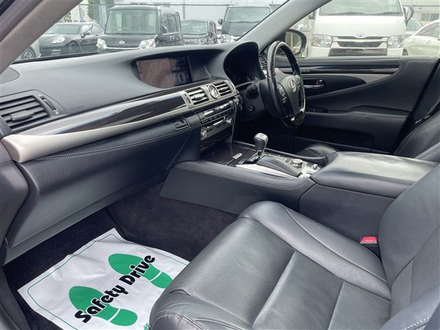 LEXUS LS600h