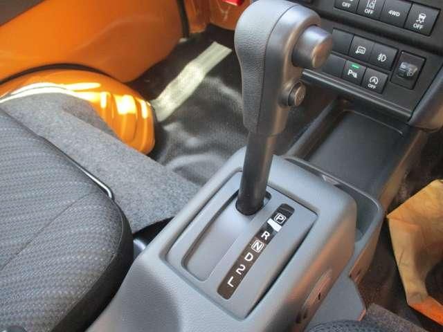 Super CARRY truck 4WD