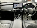 CROWN sedan hybrid