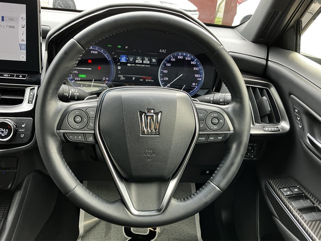 CROWN sedan hybrid
