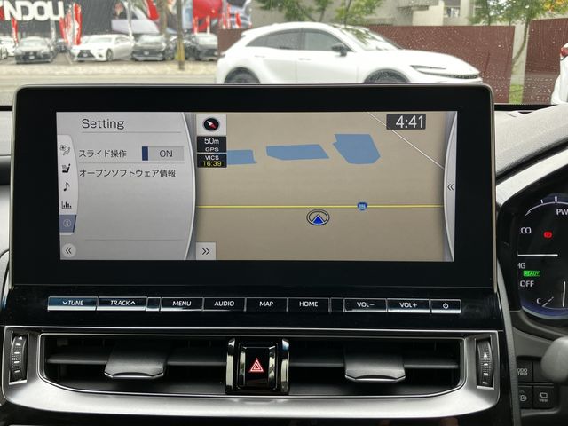 CROWN sedan hybrid