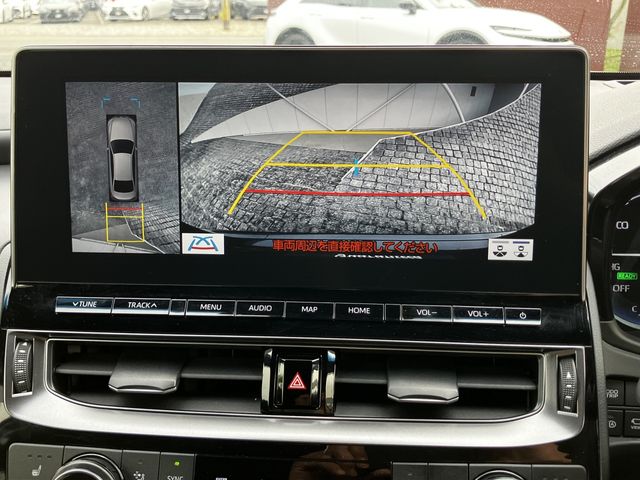 CROWN sedan hybrid