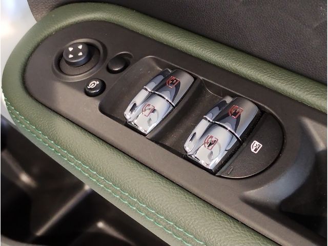 MINI COOPER D CROSSOVER