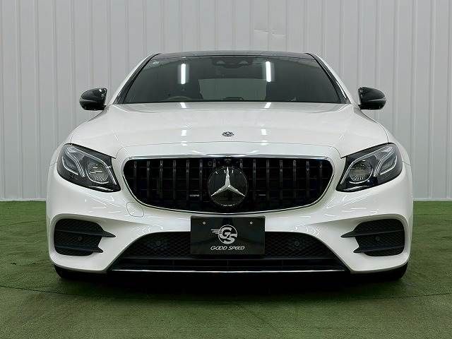 MERCEDES BENZ E class sedan