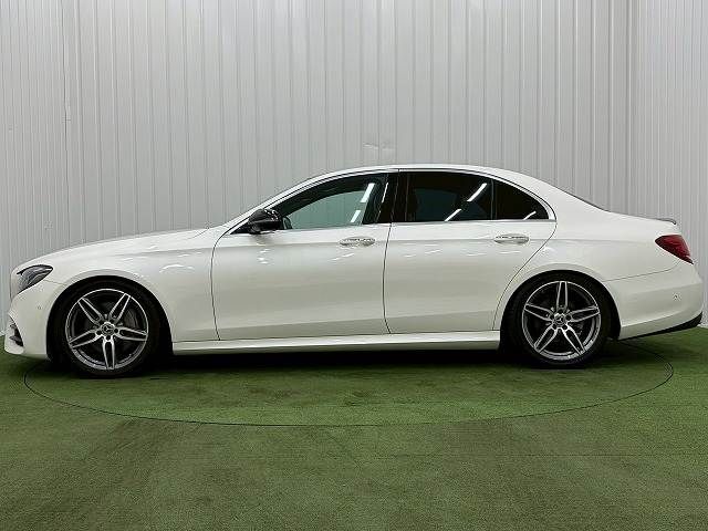 MERCEDES BENZ E class sedan