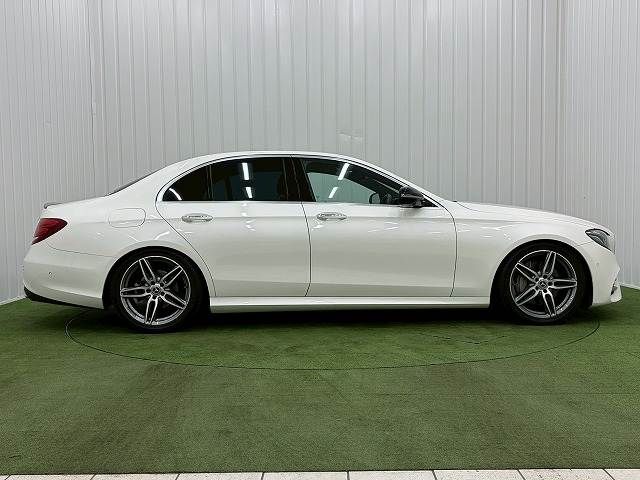 MERCEDES BENZ E class sedan