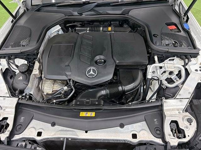 MERCEDES BENZ E class sedan