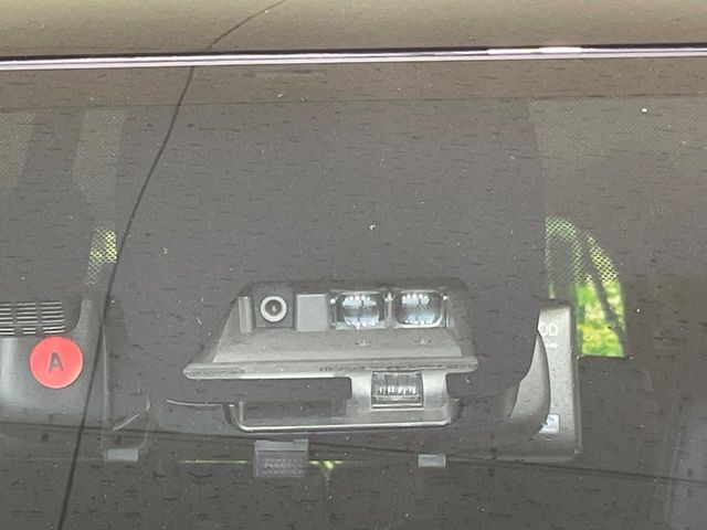 VOXY HYBRID