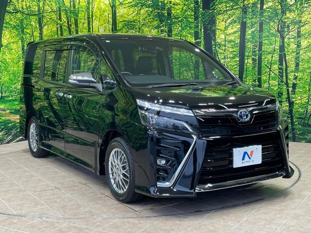 VOXY HYBRID