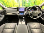 CROWN sedan hybrid