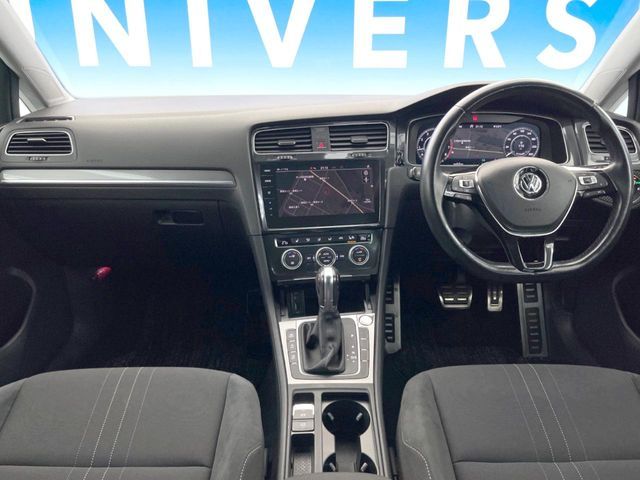 VOLKSWAGEN GOLF Alltrack