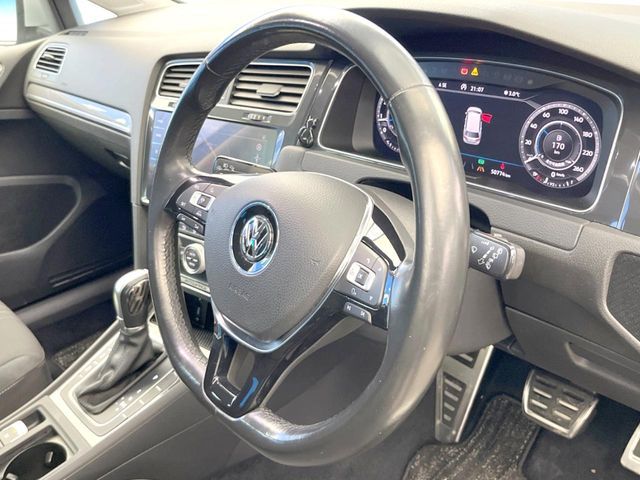 VOLKSWAGEN GOLF Alltrack