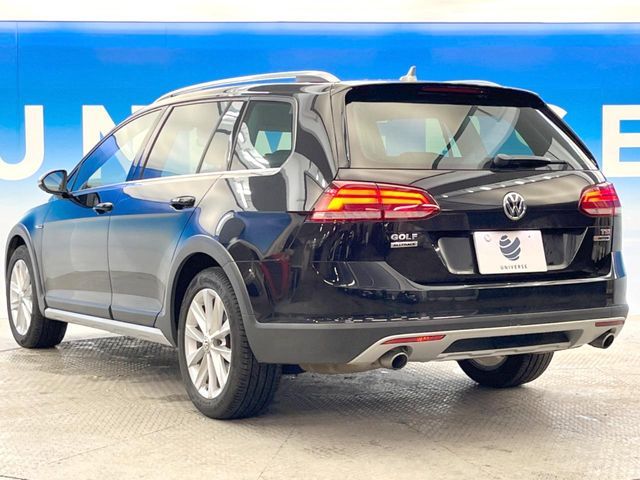 VOLKSWAGEN GOLF Alltrack