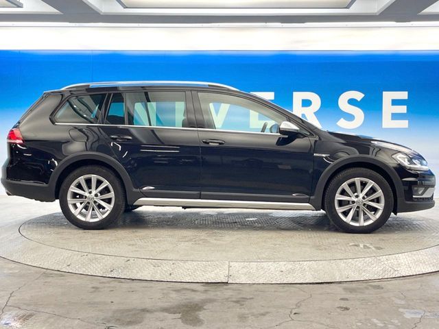 VOLKSWAGEN GOLF Alltrack