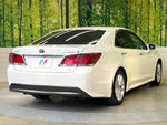 CROWN sedan hybrid