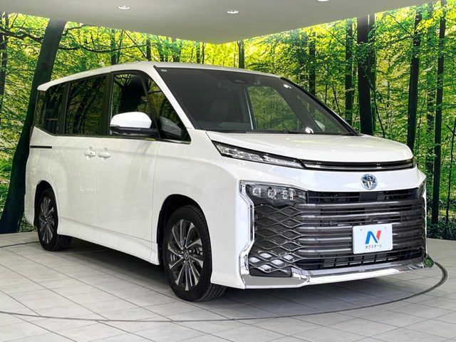VOXY HYBRID