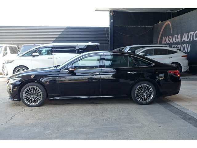CROWN sedan hybrid 4WD