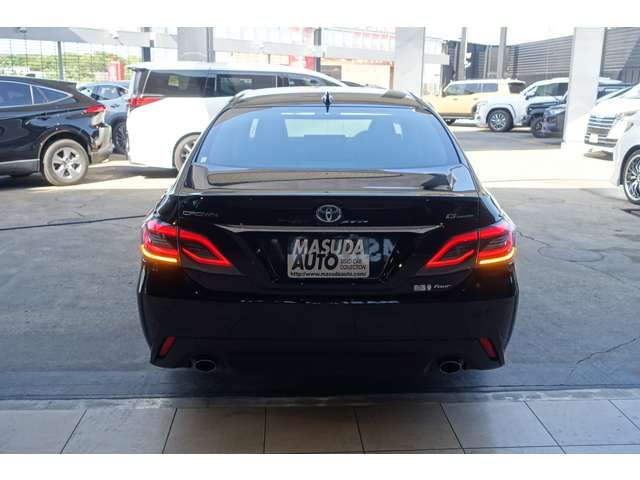 CROWN sedan hybrid 4WD