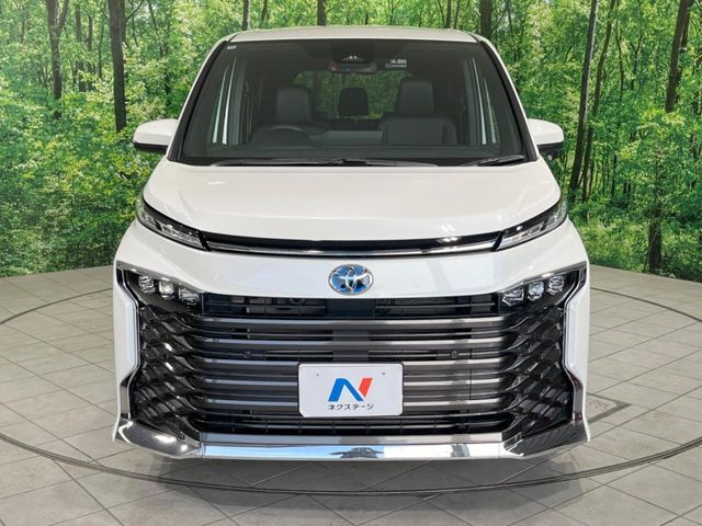 VOXY HYBRID