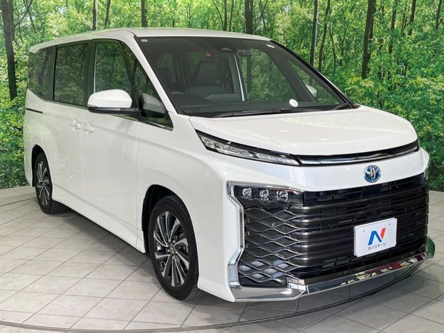VOXY HYBRID