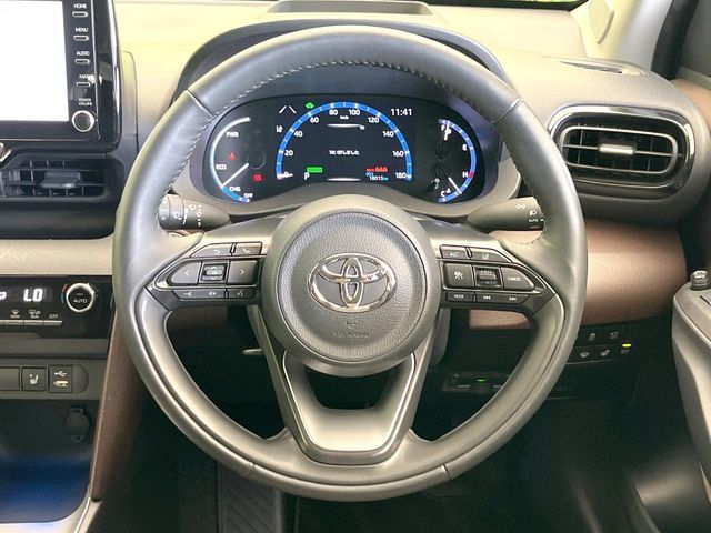 YARIS CROSS HYBRID