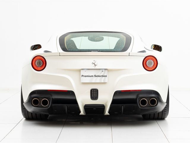 FERRARI F12
