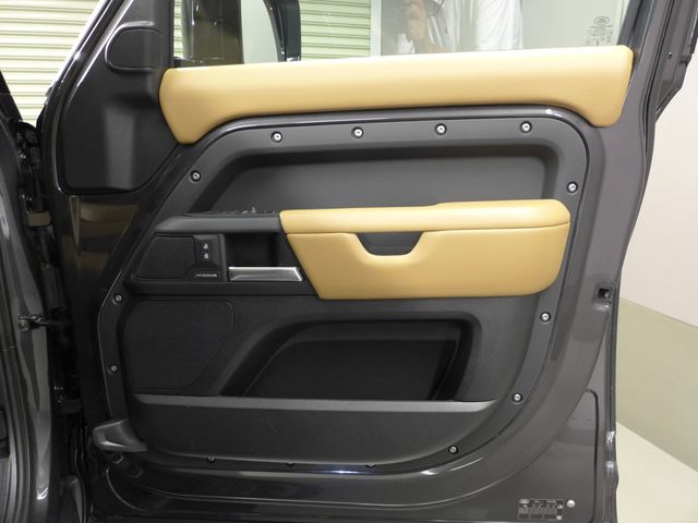 ROVER DEFENDER