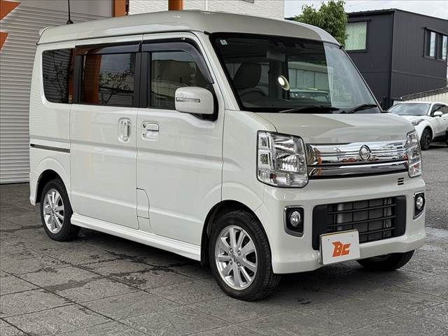 NV100 CLIPPER RIO