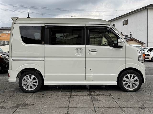 NV100 CLIPPER RIO