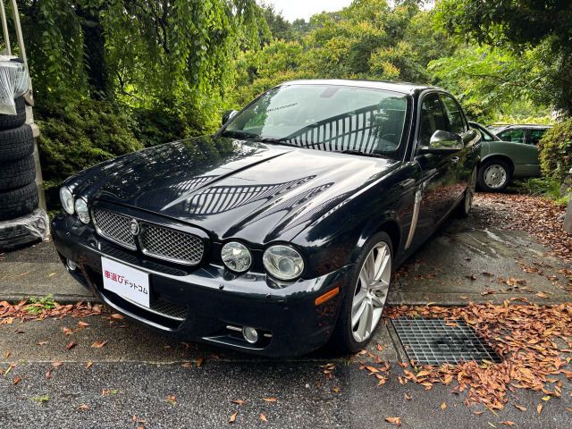 JAGUAR XJseries sedan
