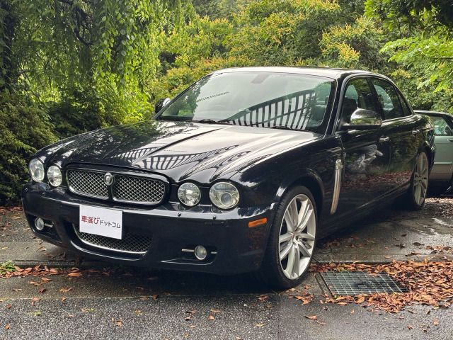 JAGUAR XJseries sedan