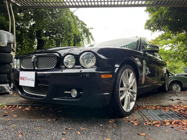 JAGUAR XJseries sedan