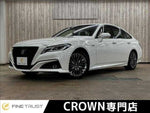 CROWN sedan hybrid
