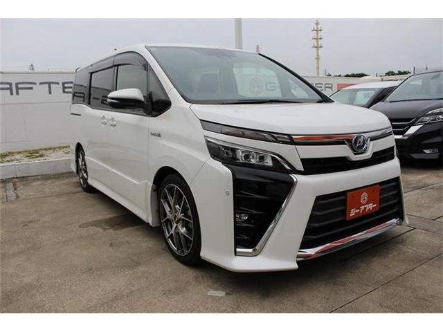 VOXY HYBRID